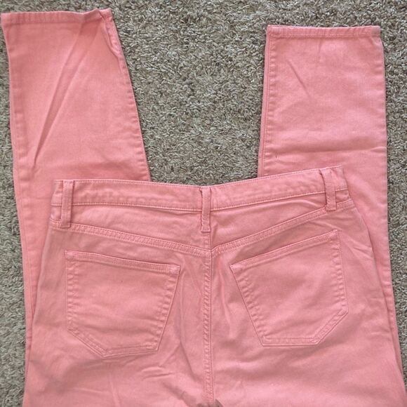 GAP 1969 girlfriend cropped jeans color is Soft - Picture 7 of 10